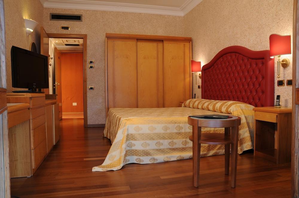 Grand Hotel Ambasciatori Wellness & Spa Chianciano Terme Exterior foto